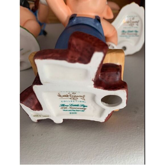 Walt Disney Three Little Pigs - Picture 8 of 10